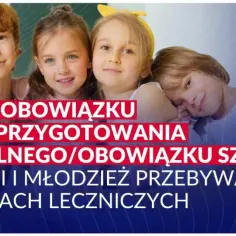 Uśmiechnięte dzieci, które realizują obowiązek rocznego przygotowania przedszkolnego (zerówka) w placówkach leczniczych.