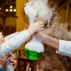 Eksperymenty z suchym lodem: Efekty, bezpieczeństwo i zakup