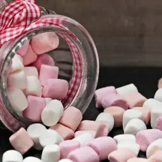 Eksperymenty z piankami marshmallow: Proste, bezpieczne i zabawne!