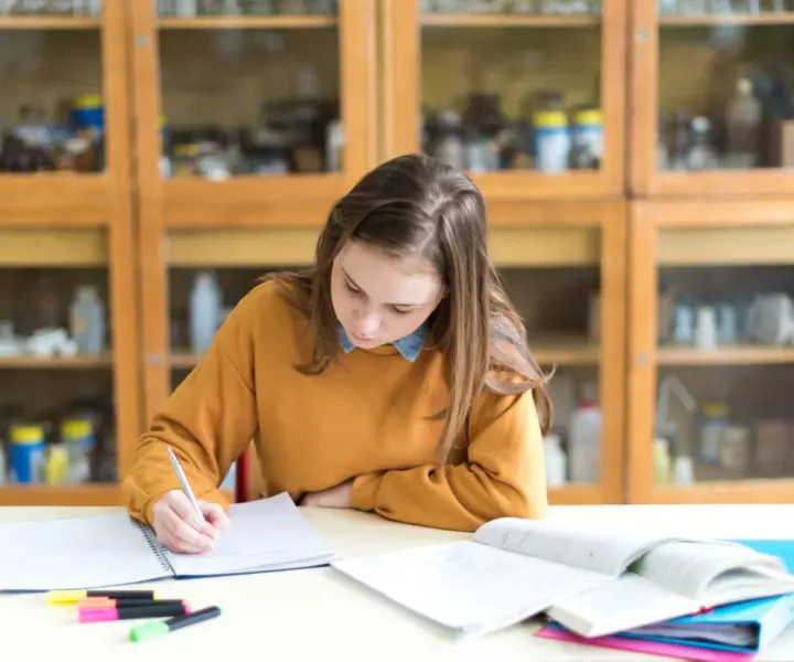Ile przedmiotów w 7 klasie? Pełna lista i co zaskakuje!