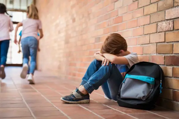 15-latek nie chodzi do szkoły? Co robić i jak pomóc dziecku?