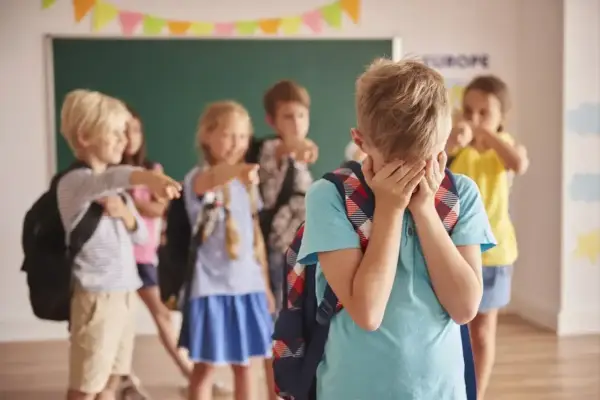 Dziecko nie chce iść do szkoły? Pomoc i plan działania