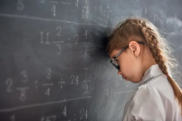 Problemy z nauką u dziecka? Jak pomóc i kiedy do specjalisty