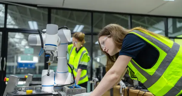 Technikum w domu? Jak to działa i czy warto - Poradnik